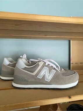 bnwt new balance 574